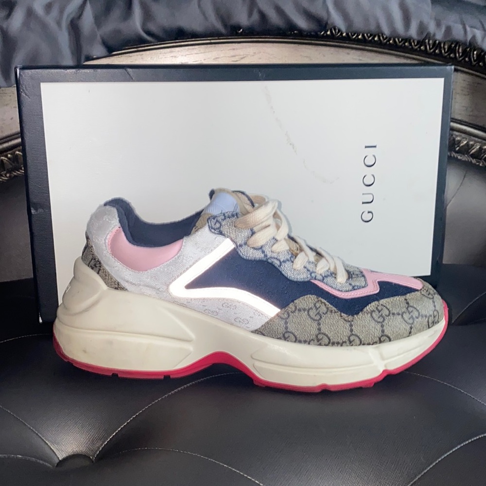 Gucci sneakers/no box/ will ship with care